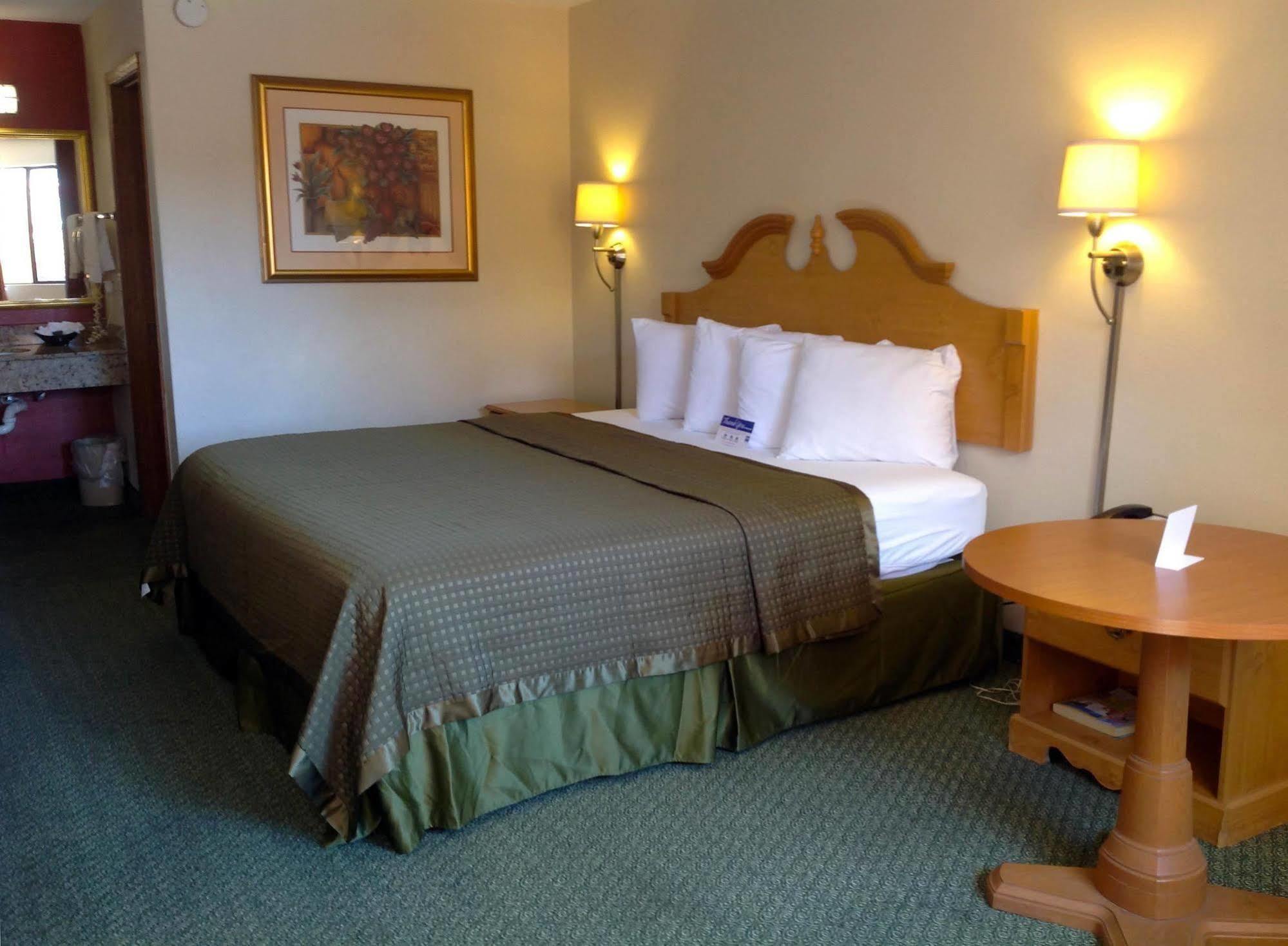 Oyo Hotel Tulsa International Airport Eksteriør billede